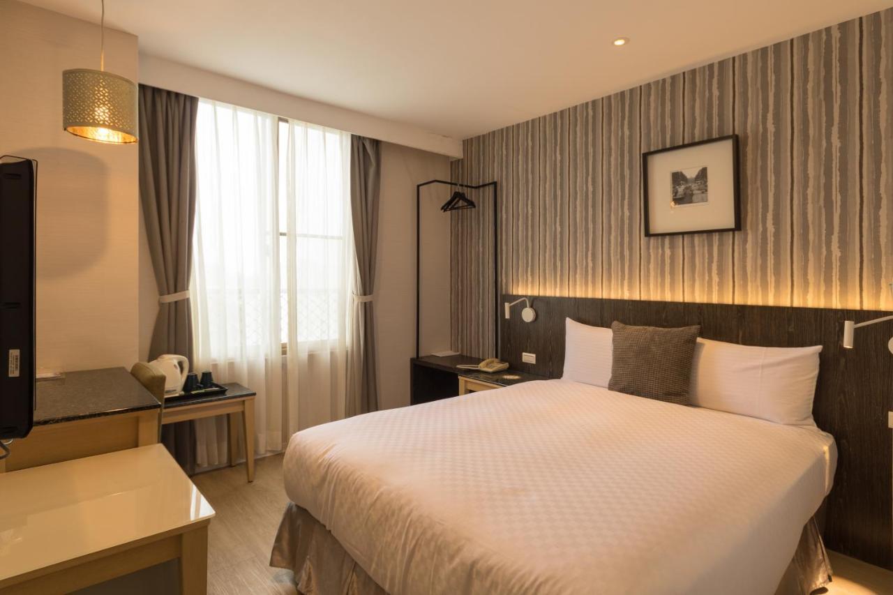 Just Enjoy Business Hotel Tainan Exterior foto